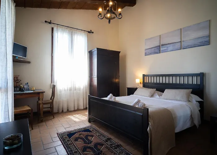 Couette-café Il Castellaro Borghi