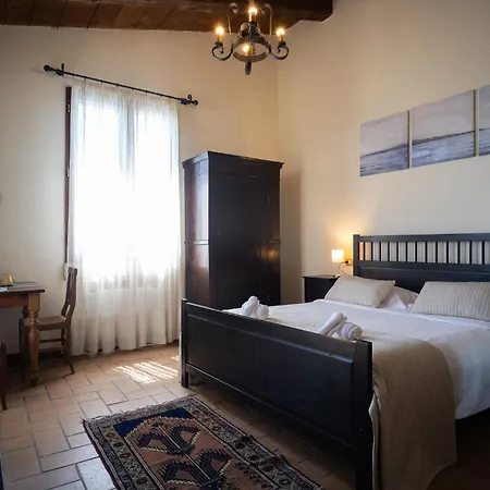 לינה וארוחת בוקר Il Castellaro Borghi